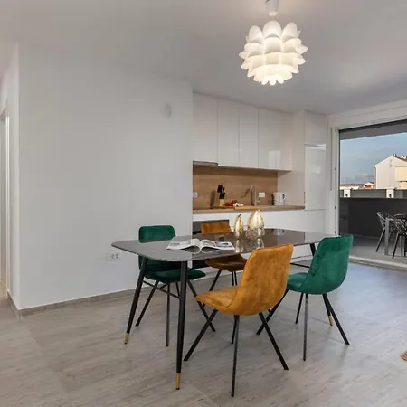 Cesare Apartamento Nin