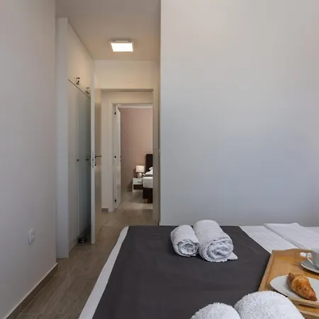 Cesare Apartamento Nin