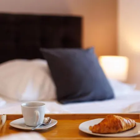 Cesare Apartamento Nin