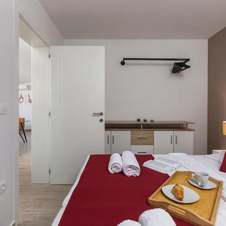 Cesare Apartment