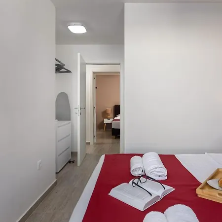 Cesare Apartamento Nin