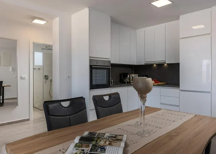 Cesare Apartmán Nin